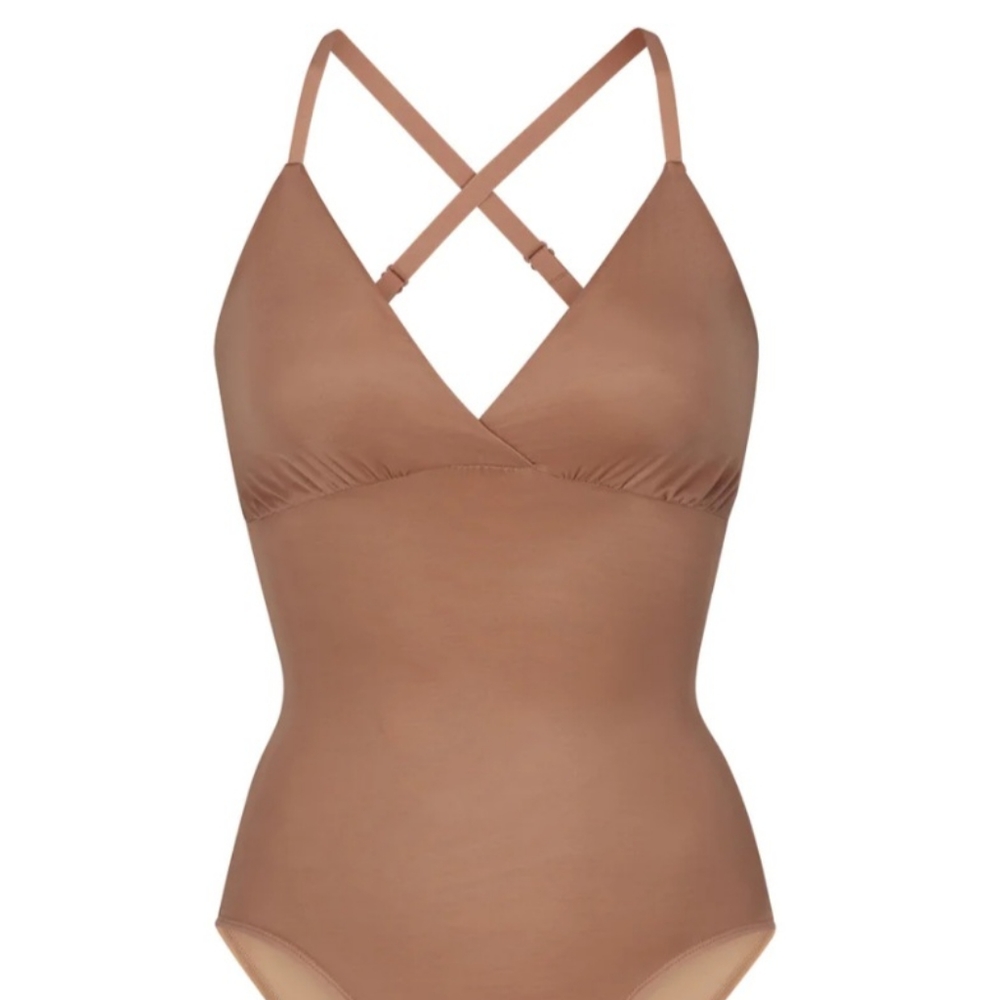 SKIMS silky body suit brief w snaps